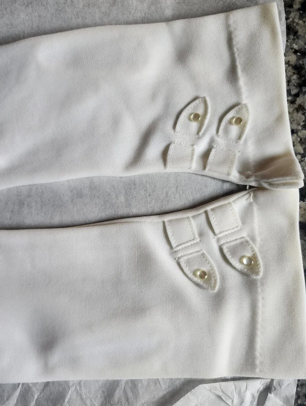 Vtg Fownes Embraceable Classic White Ladies' Dress Gloves- 7.5-8.5